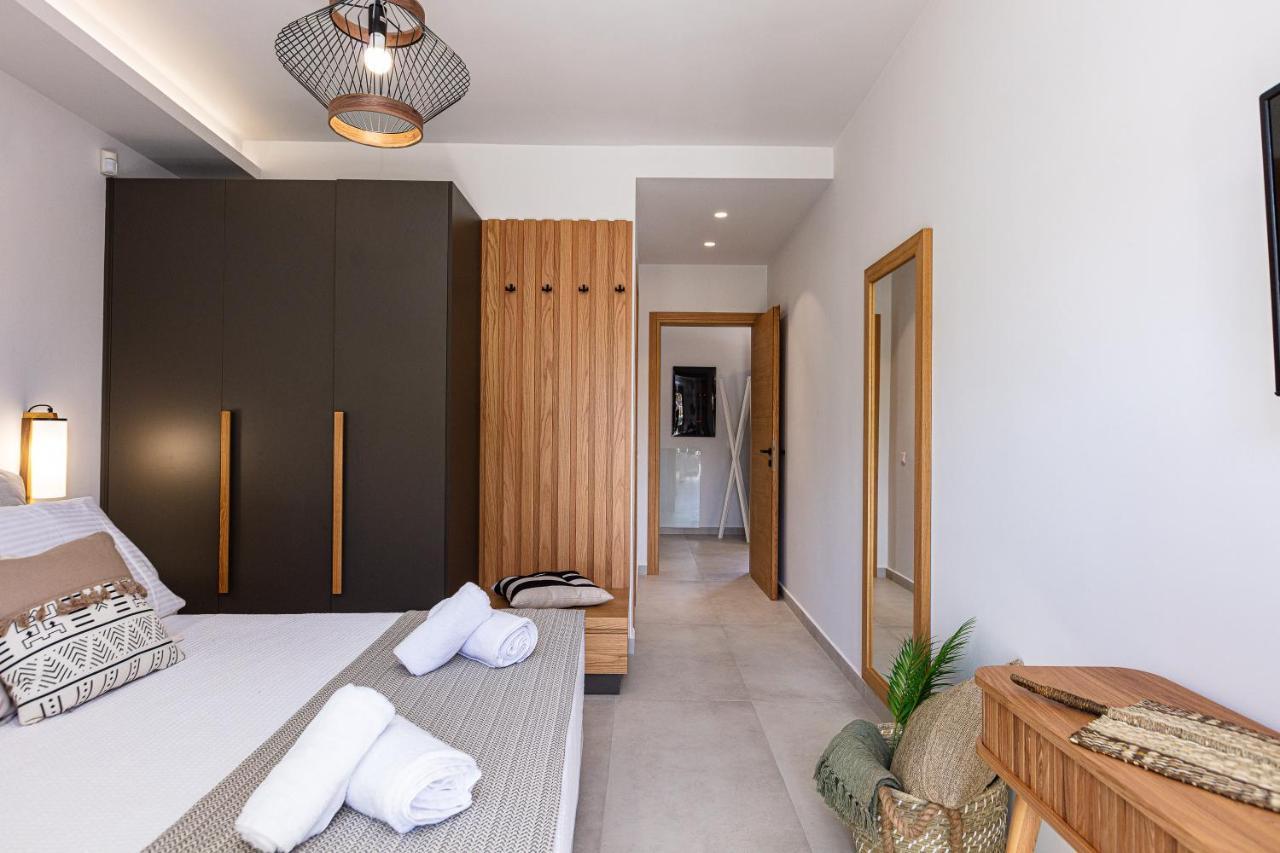 Lagoon Seabreeze Villa, Sumptuous Retreat, By Thinkvilla Panormos  ภายนอก รูปภาพ